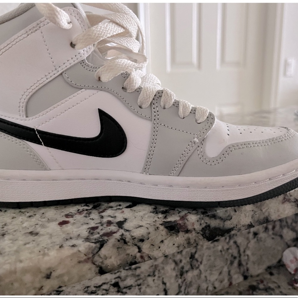 NIKE AIR JORDAN SNEAKERS
